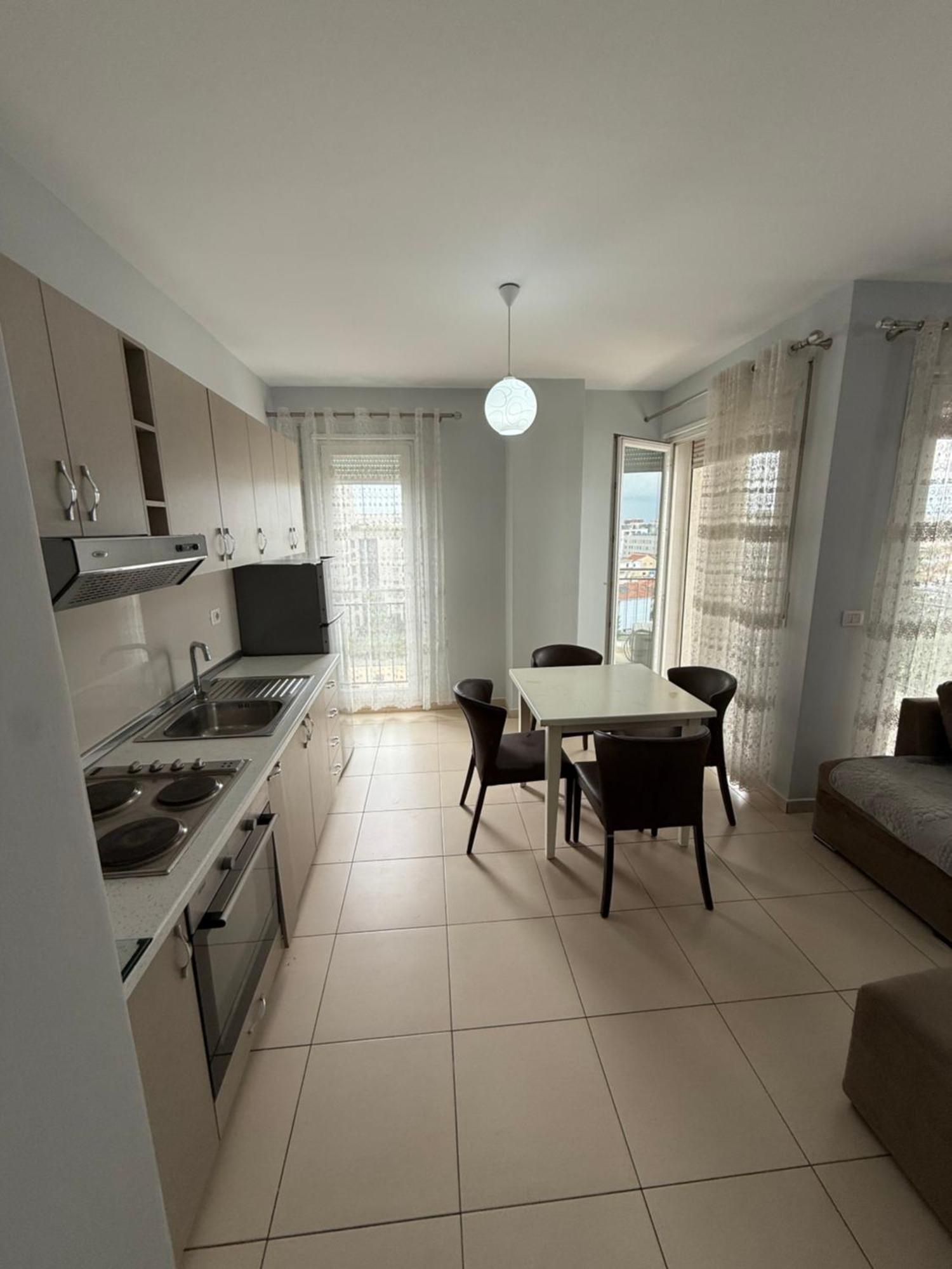 Banesa 21 Dhjetori, Appartement Tirana